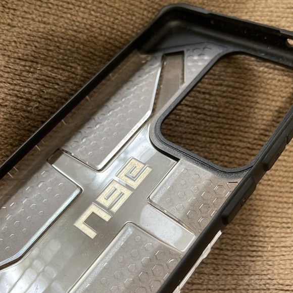UAG cellphone case for S20 ultra - Picture 5 of 5